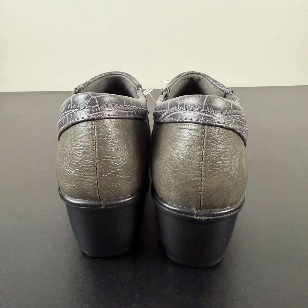Easy Street Booties Women's 9.5M Gray Faux Leather Block Heel Side Zipper Casual